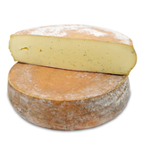 Full wheel of raclette cheese with pepper cirn